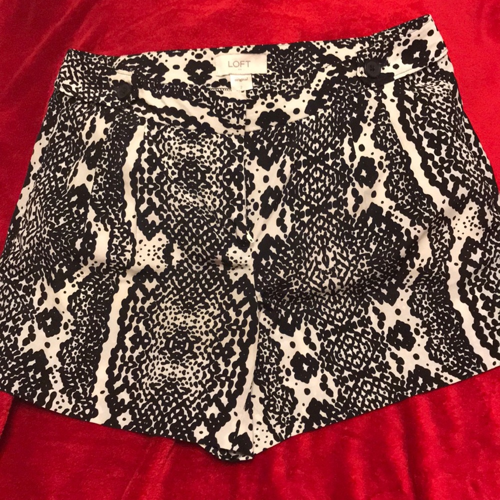 Snakeskin print Shorts